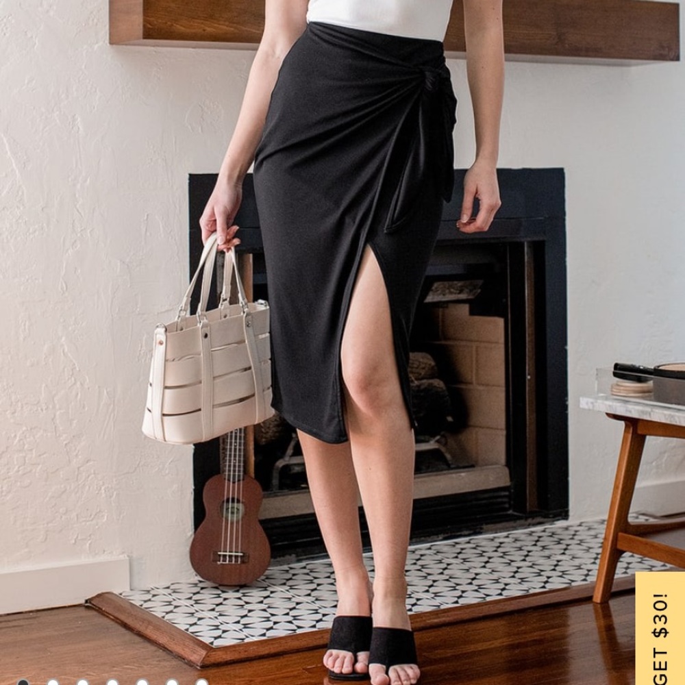 New Lulus skirt w/ tag